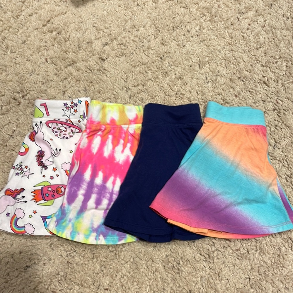 Bundle of 4 children’s place size 4 skorts (skirts with shorts)